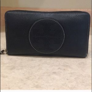 Tory Burch Logo Leather Wallet